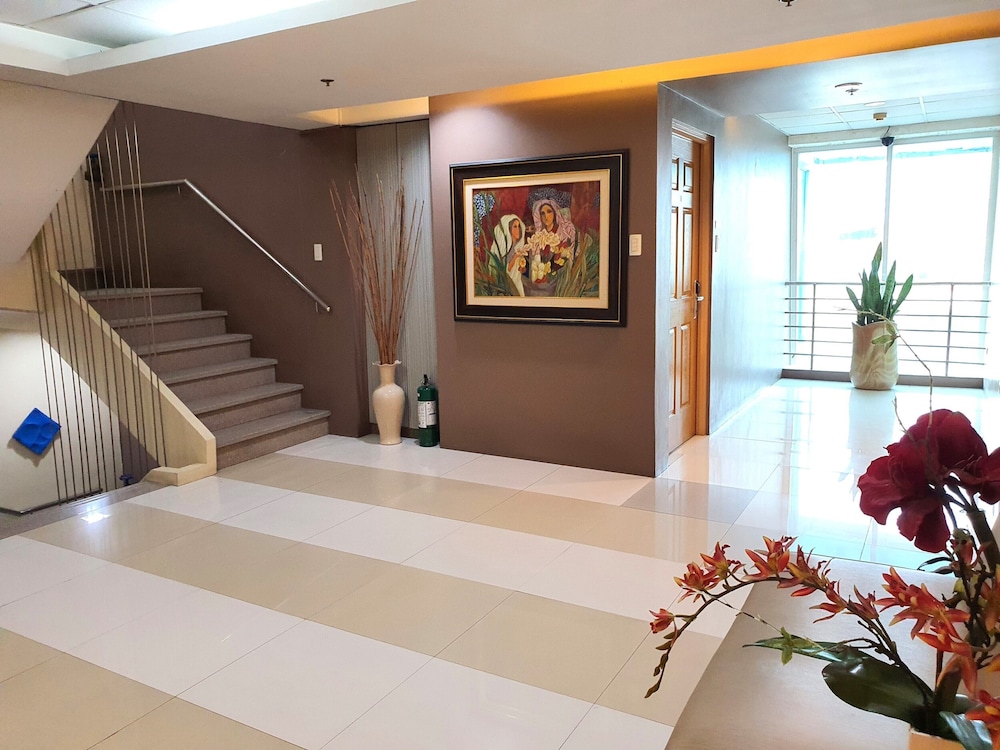 Festive Hotel Makati 7/60