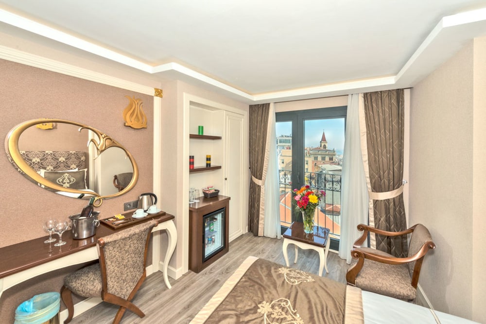 Hotel The Pera Hill 54/72
