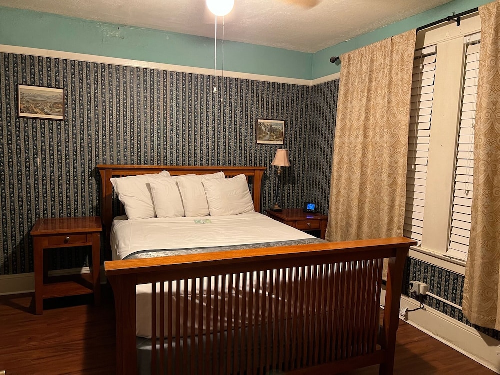 Americas Best Value Inn & Suites Royal Carriage 27/41