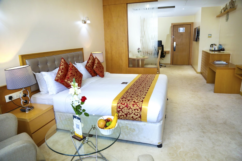 Golden Tulip Westlands Nairobi 13/75