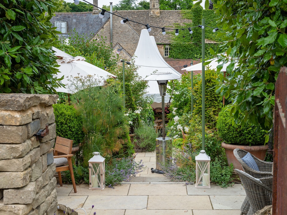The Wheatsheaf Inn 37/46