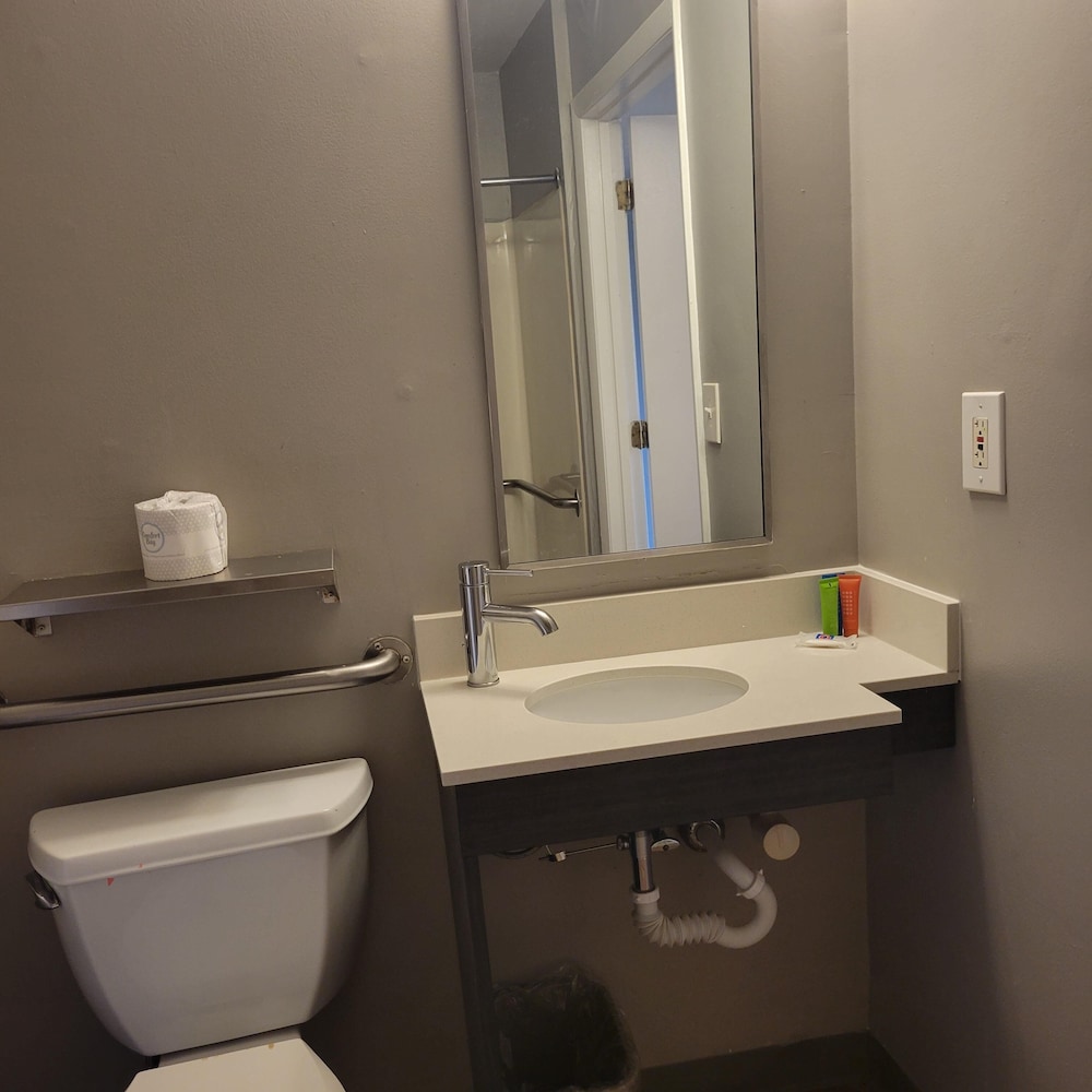 Studio 6 Extended Stay - Greensboro, NC - I-40 44/48