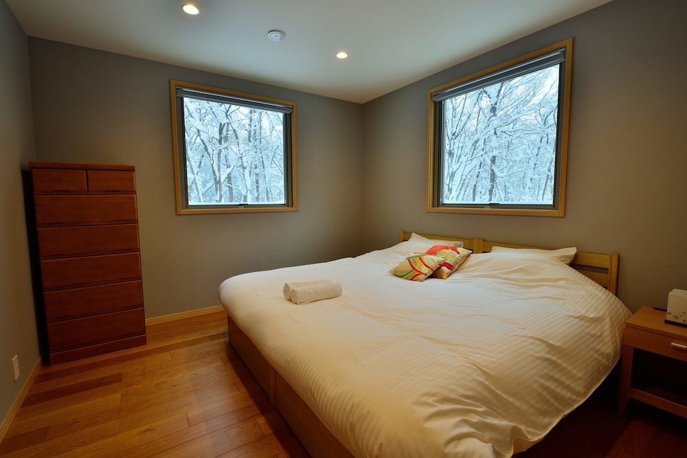 Bluebird Chalets 10/57