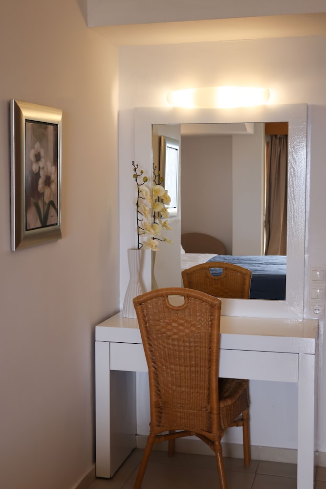 Kanapitsa Mare Hotel 34/46