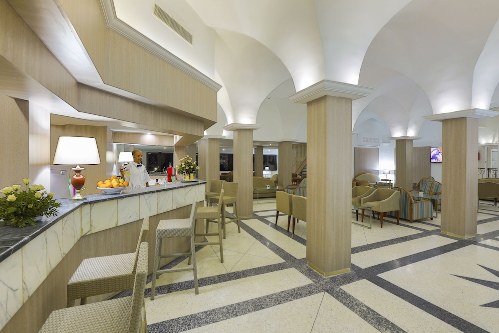 Hari Club Beach Resort 12/103
