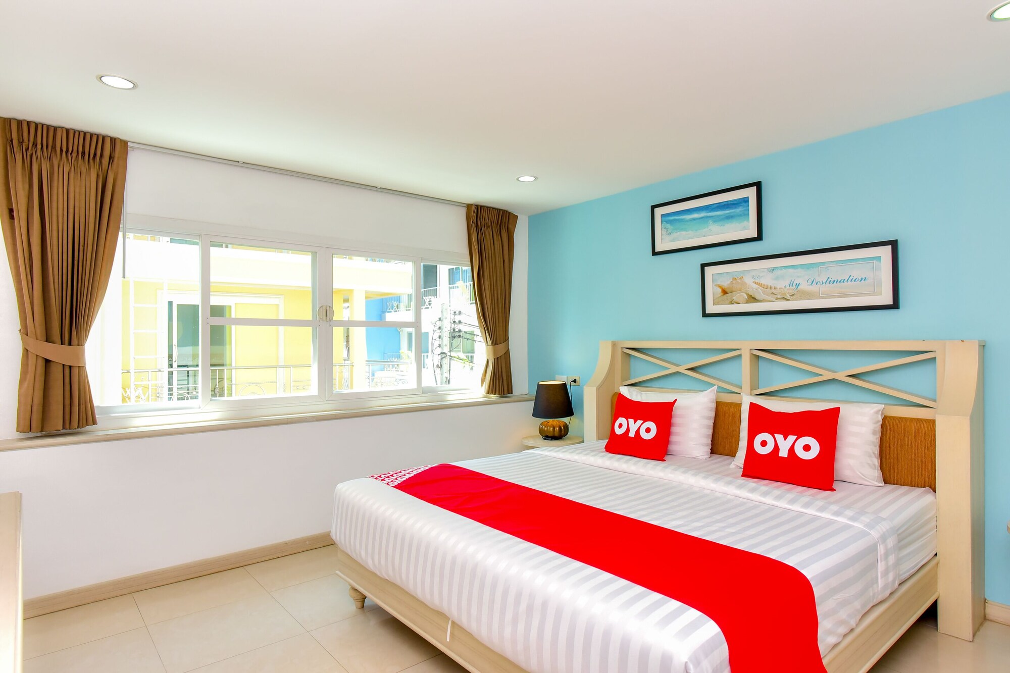 DELUXE, DOUBLE BED