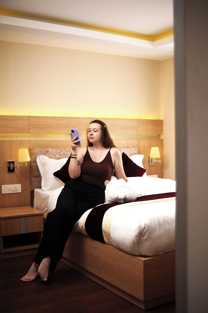 Divine Kathmandu Hotel 7/45