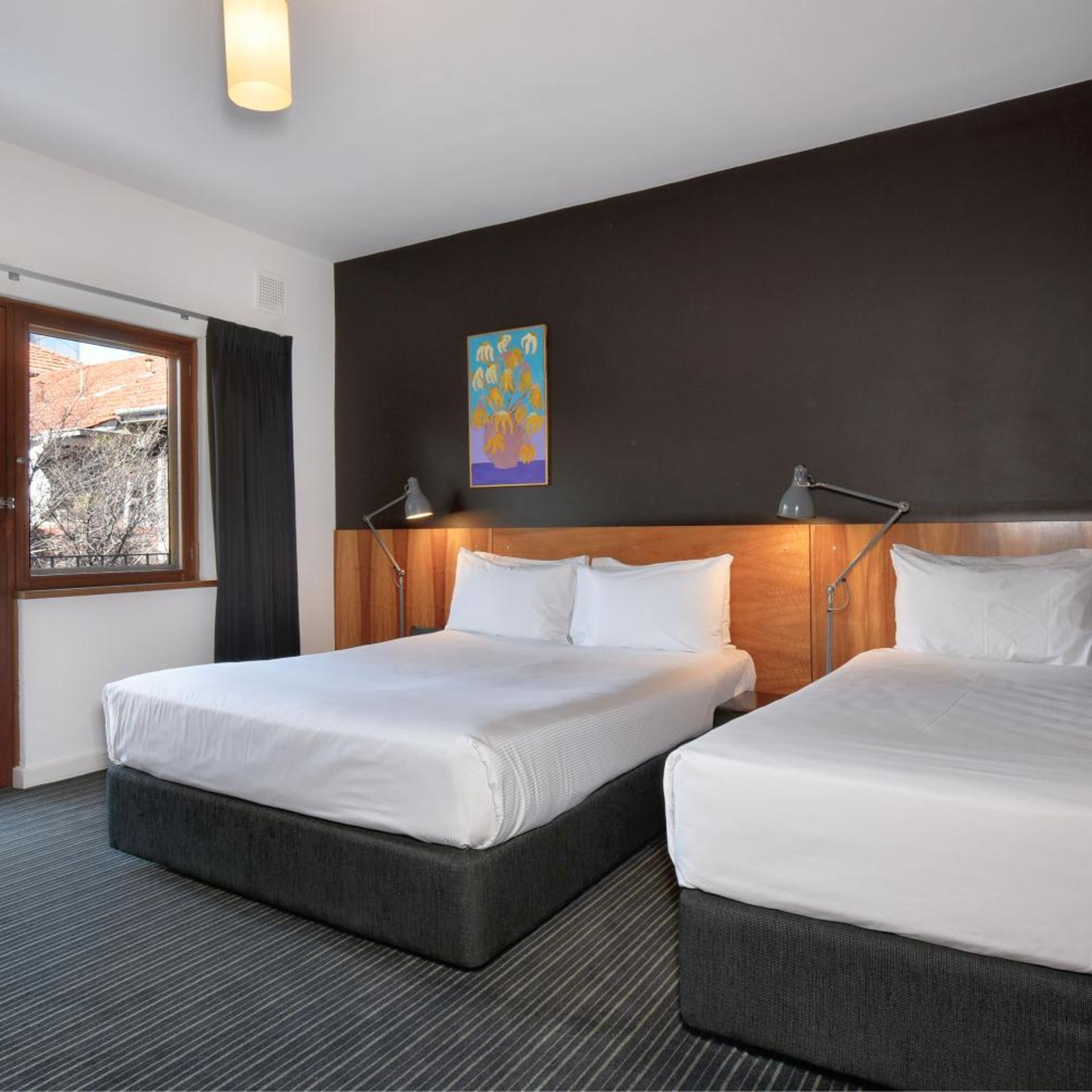 Studio, Twin Beds