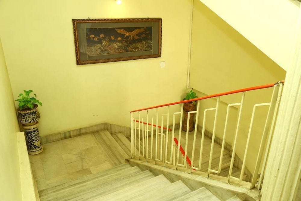 Holidei Inn 25/40