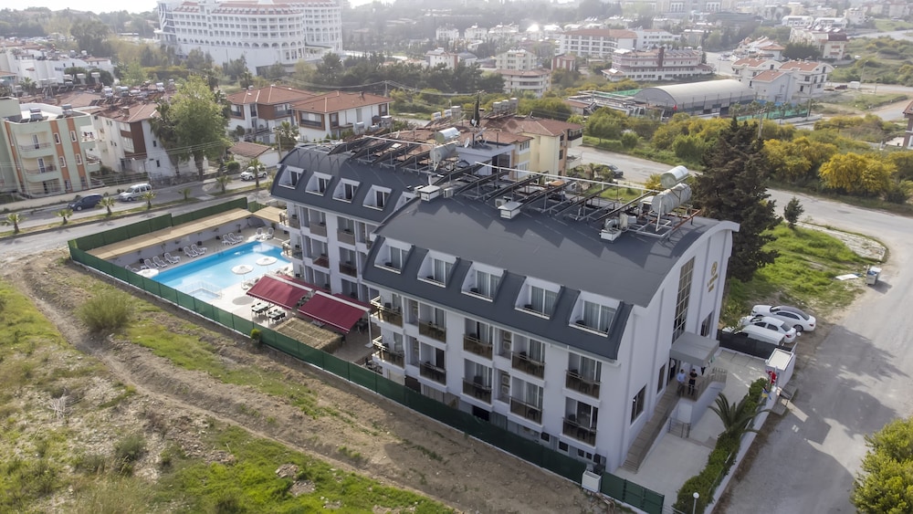 A Hotel Side 3/54