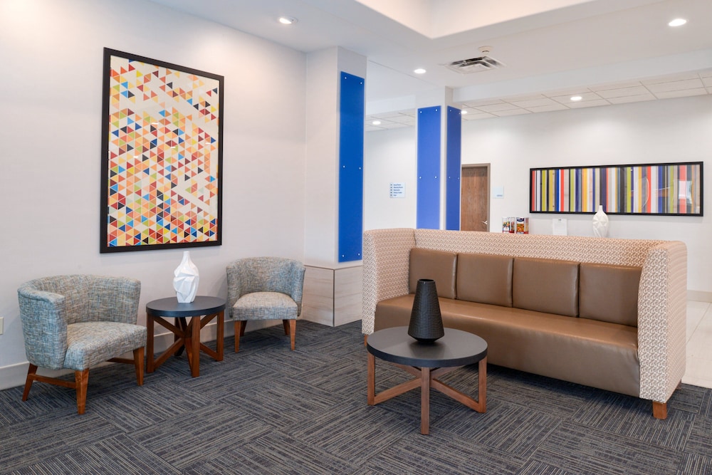 Holiday Inn Express Hotel And Suites Pueblo North 41/57
