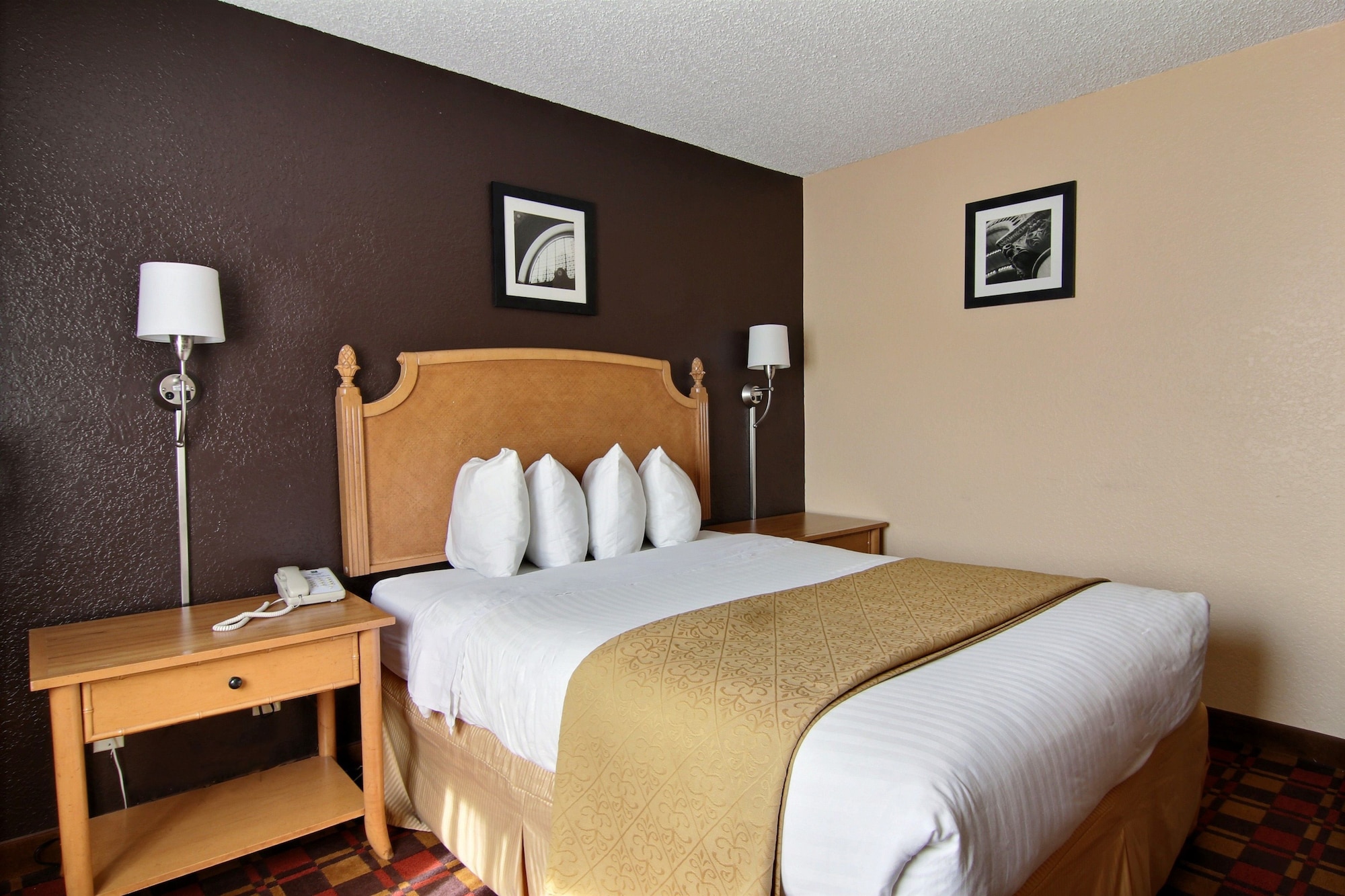 غرفة قياسية بسرير كينج، Quality Inn Hall Of Fame 10/10