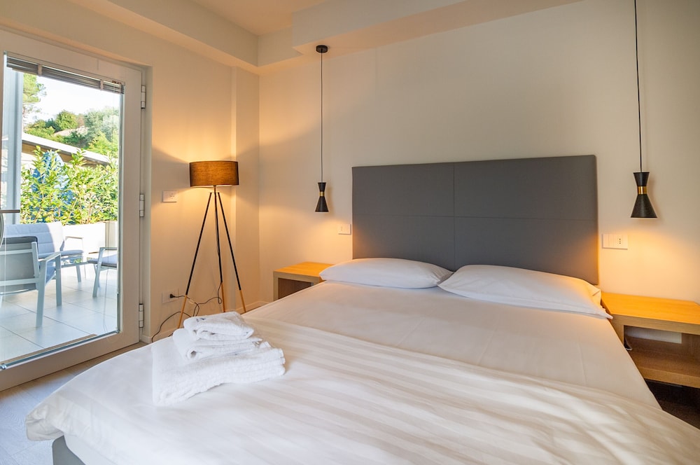 AH Porticcioli Boutique Apartments 6/50