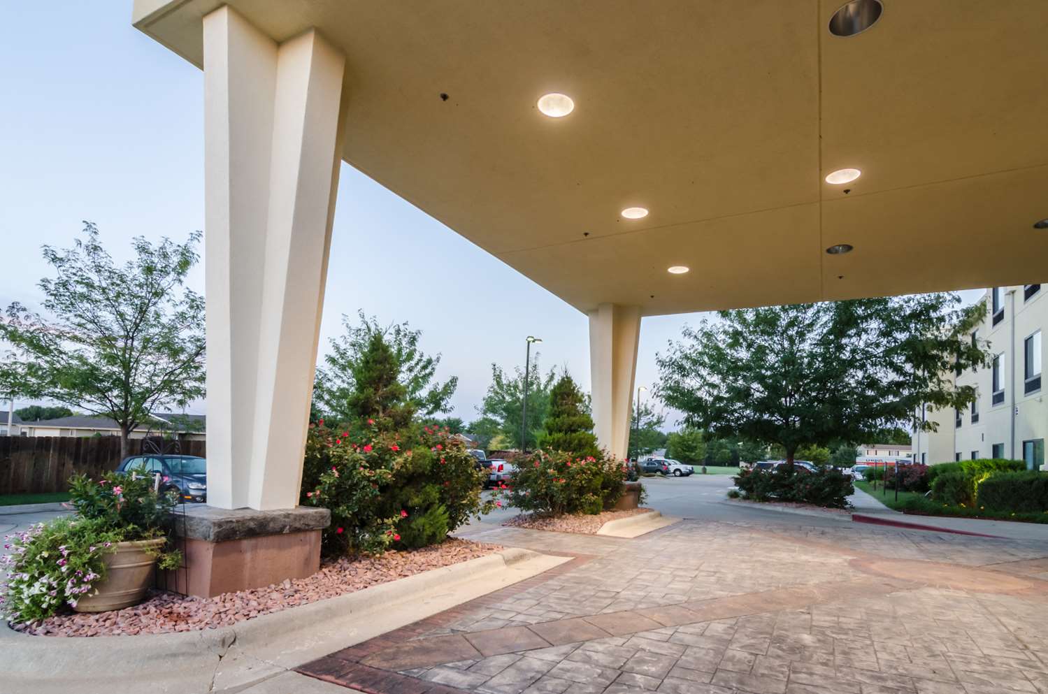 Comfort Suites Salina 4/44