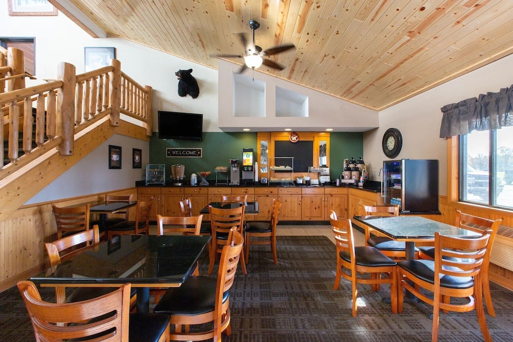 Quality Inn Ladysmith, WI 31/46