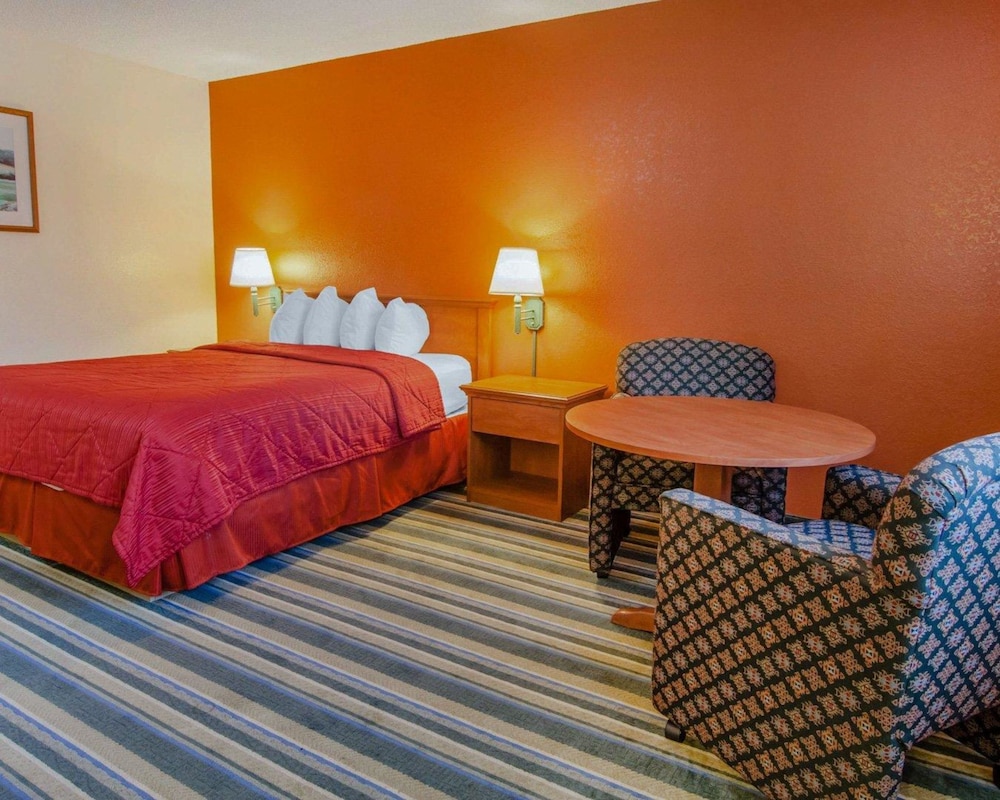 Quality Inn and Suites Medford Airport 14/51