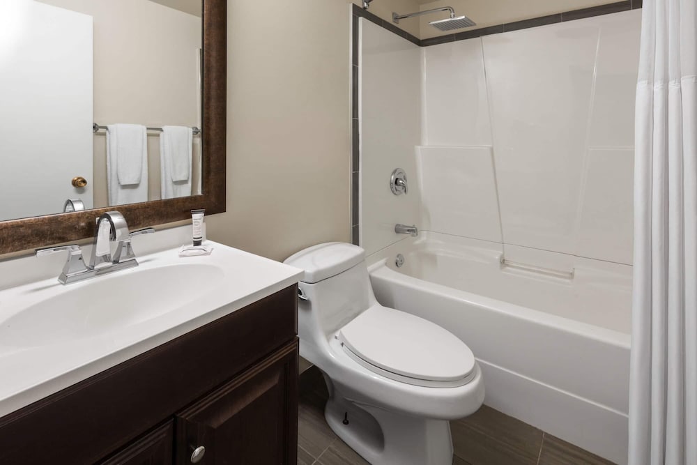 Travelodge by Wyndham Valleyview AB 51/51