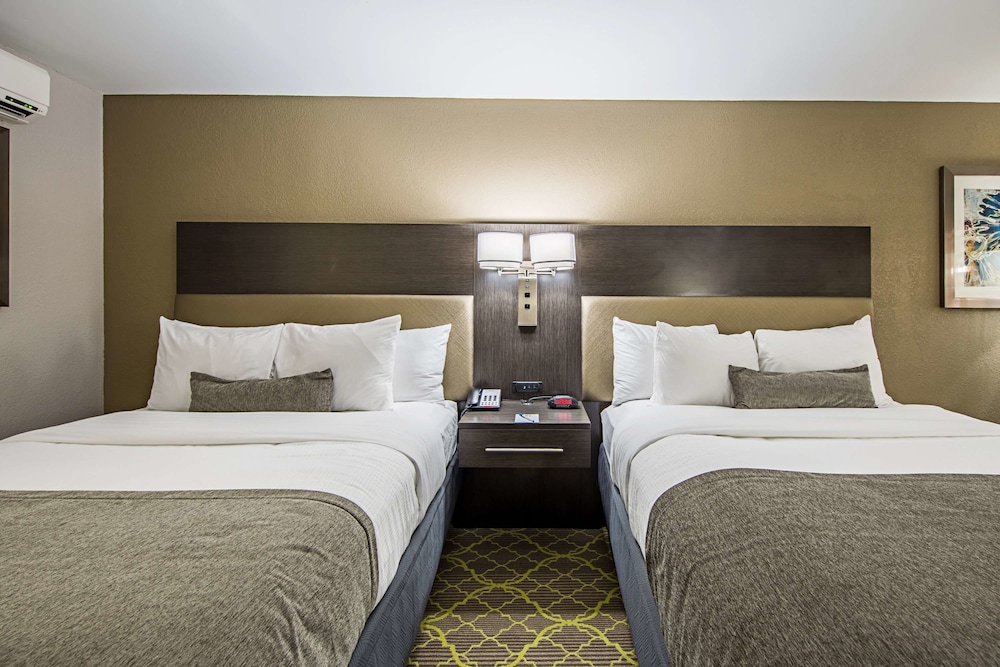 Best Western Plus Clemson Hotel & Conference Center 16/46