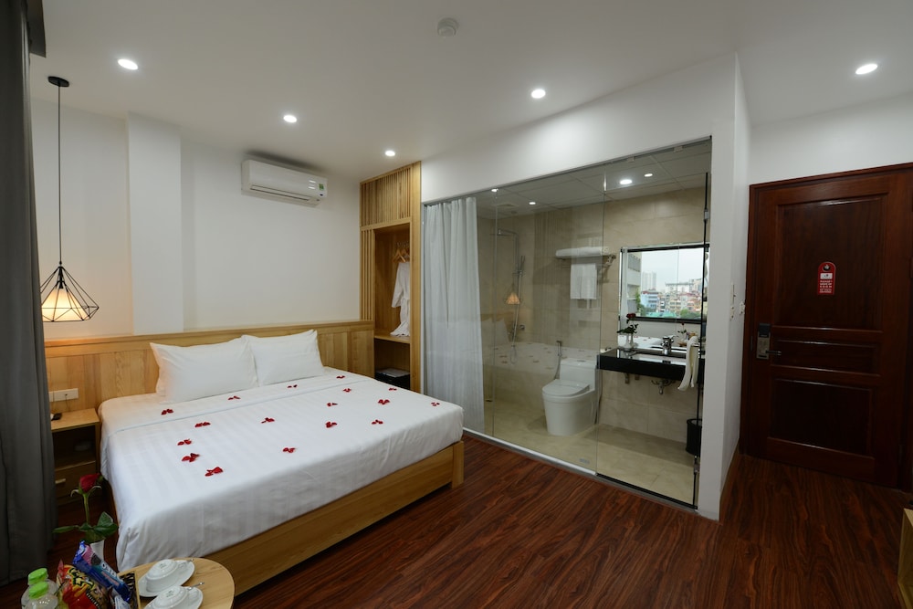 Blue Hanoi Inn City Hotel 9/50