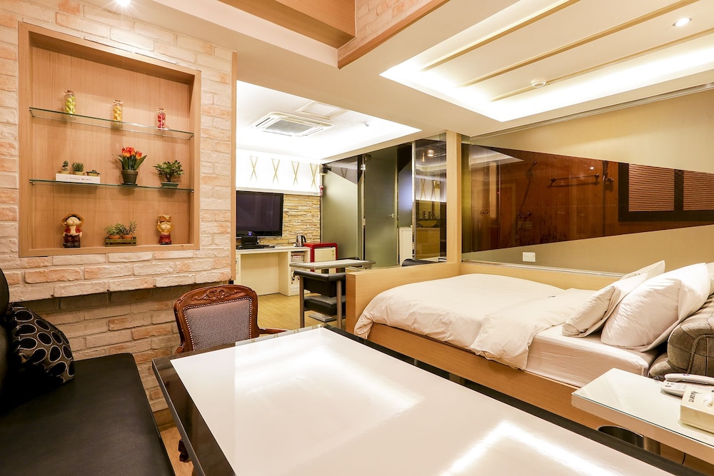 Koam Tourist Hotel 11/50
