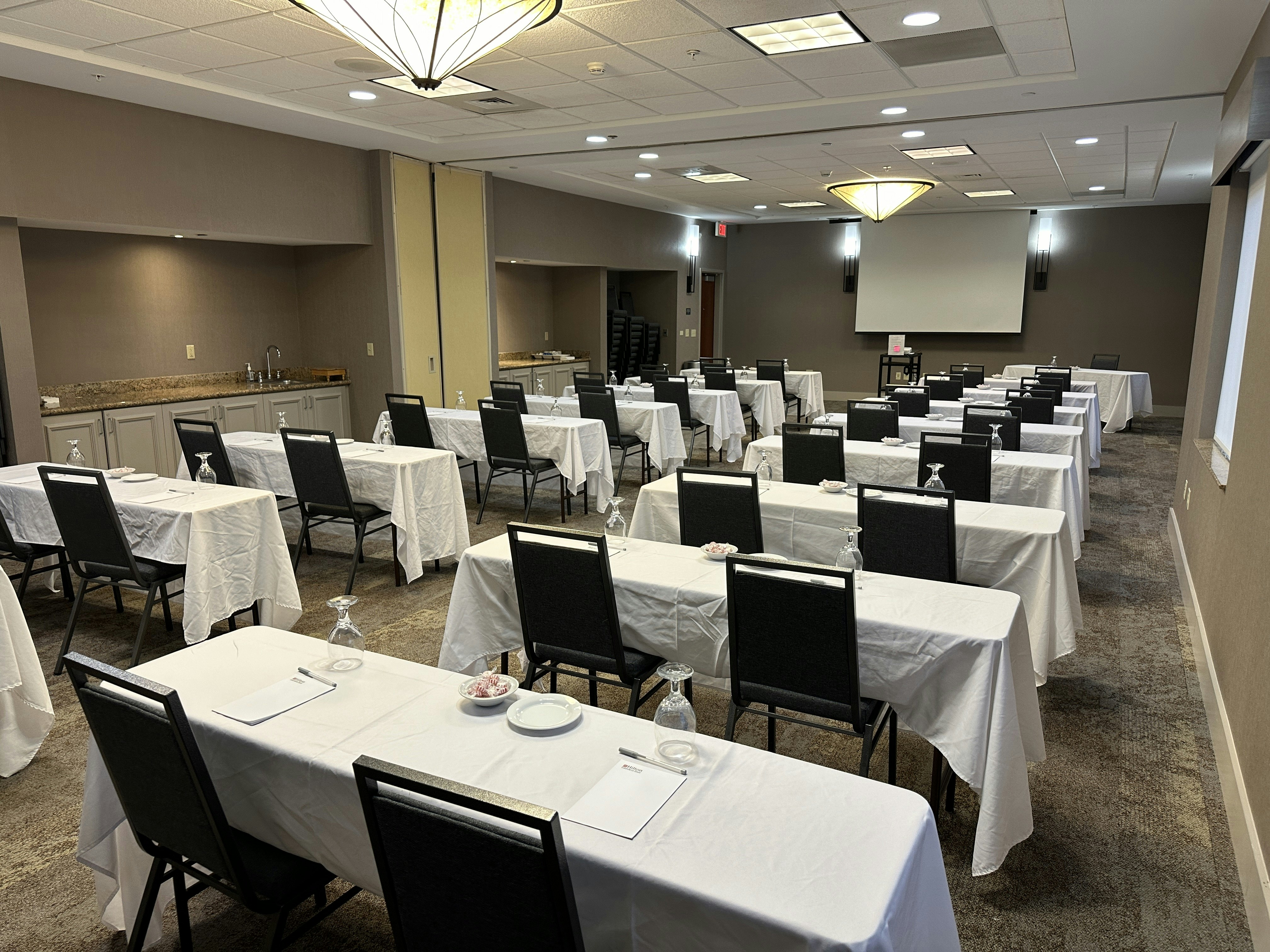 Hilton Garden Inn Oconomowoc 60/74