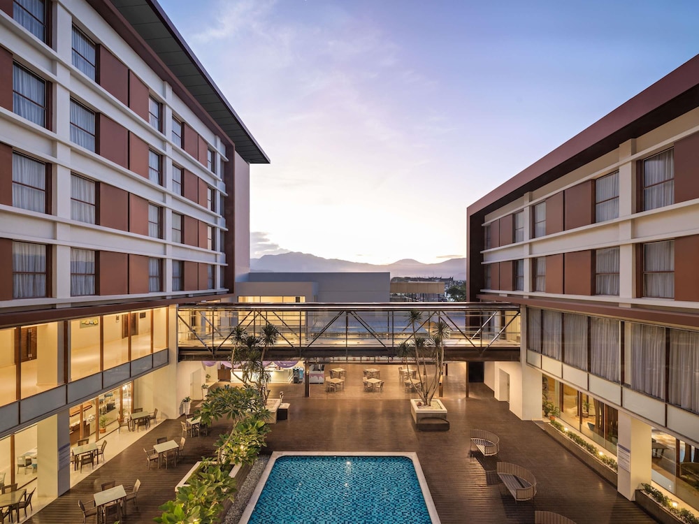 Mercure Padang 7/52