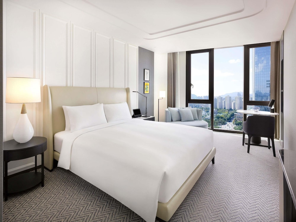 Lake, Luxury, King Bed, Lake View