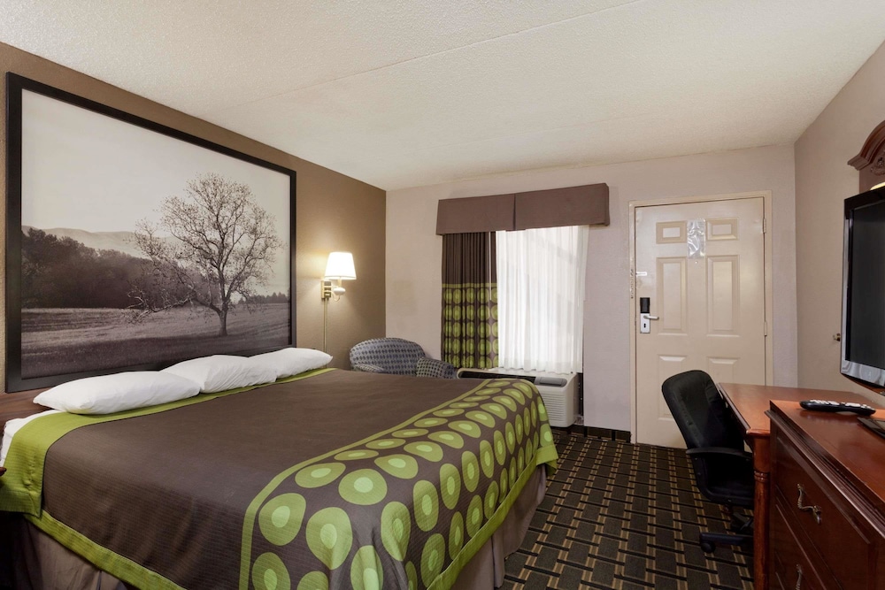 Super 8 By Wyndham Knoxville West/Farragut 7/48