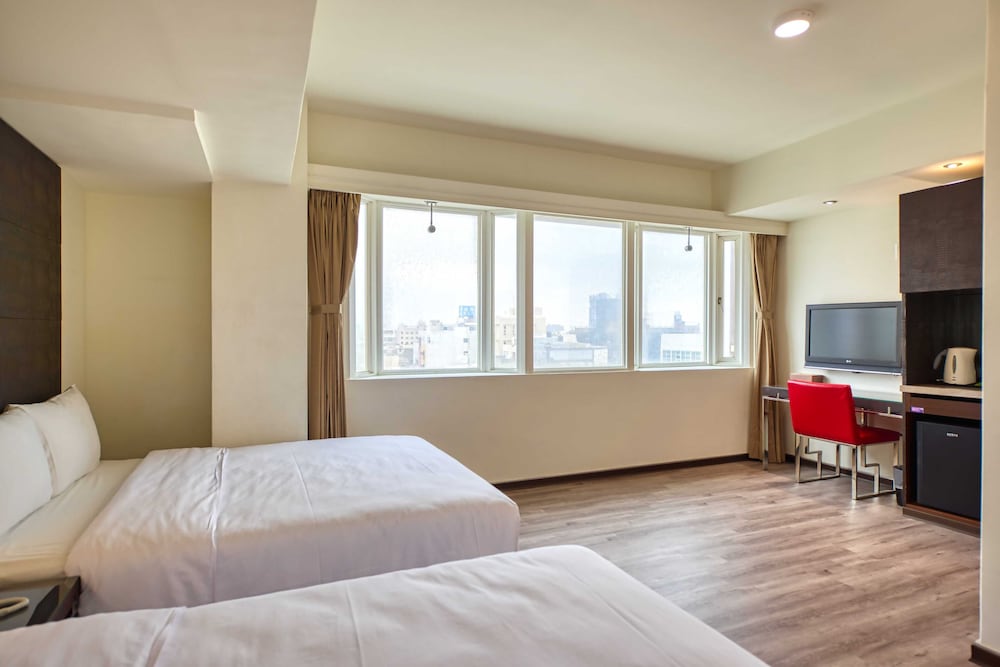 BASIC, QUADRUPLE, 2 DOUBLE BEDS