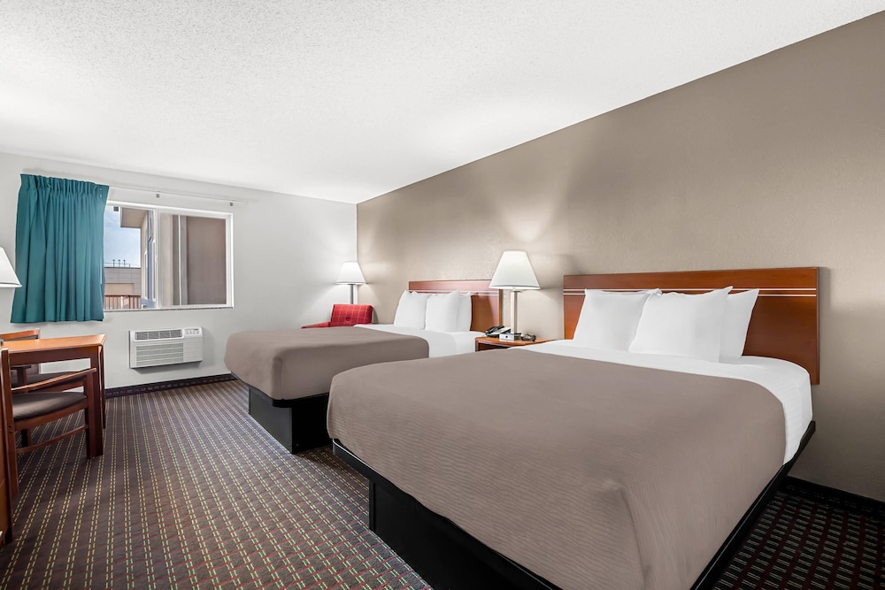 غرفة بسريرين كوين، Rodeway Inn Rapid City SD 3/8