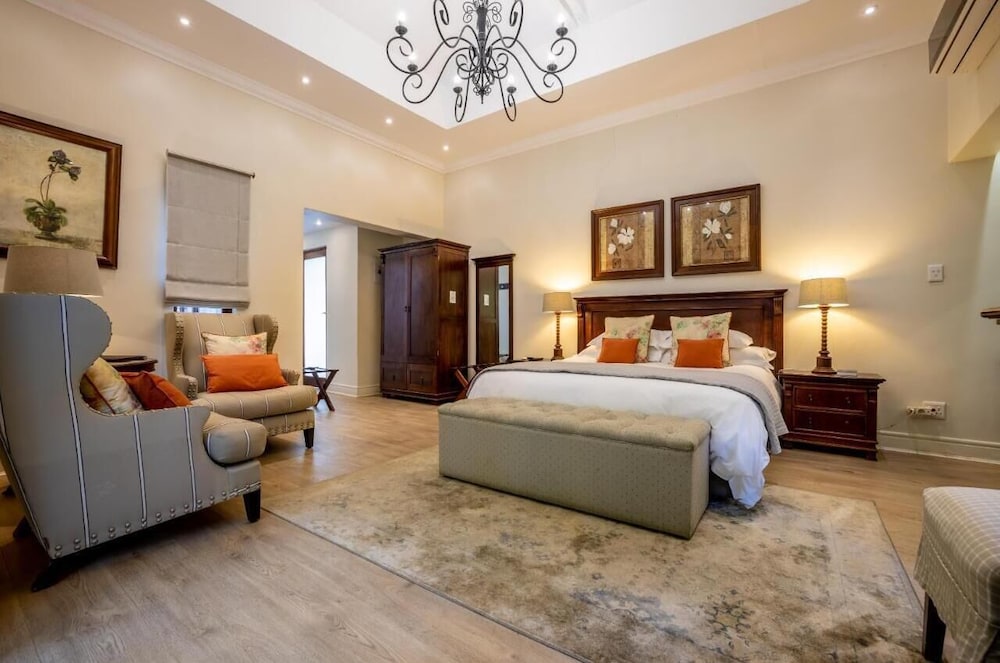 Sheppard Boutique Guesthouse 19/50