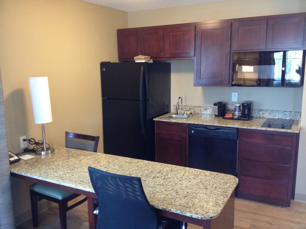 Grandstay Hotel Amp Suites 40/53