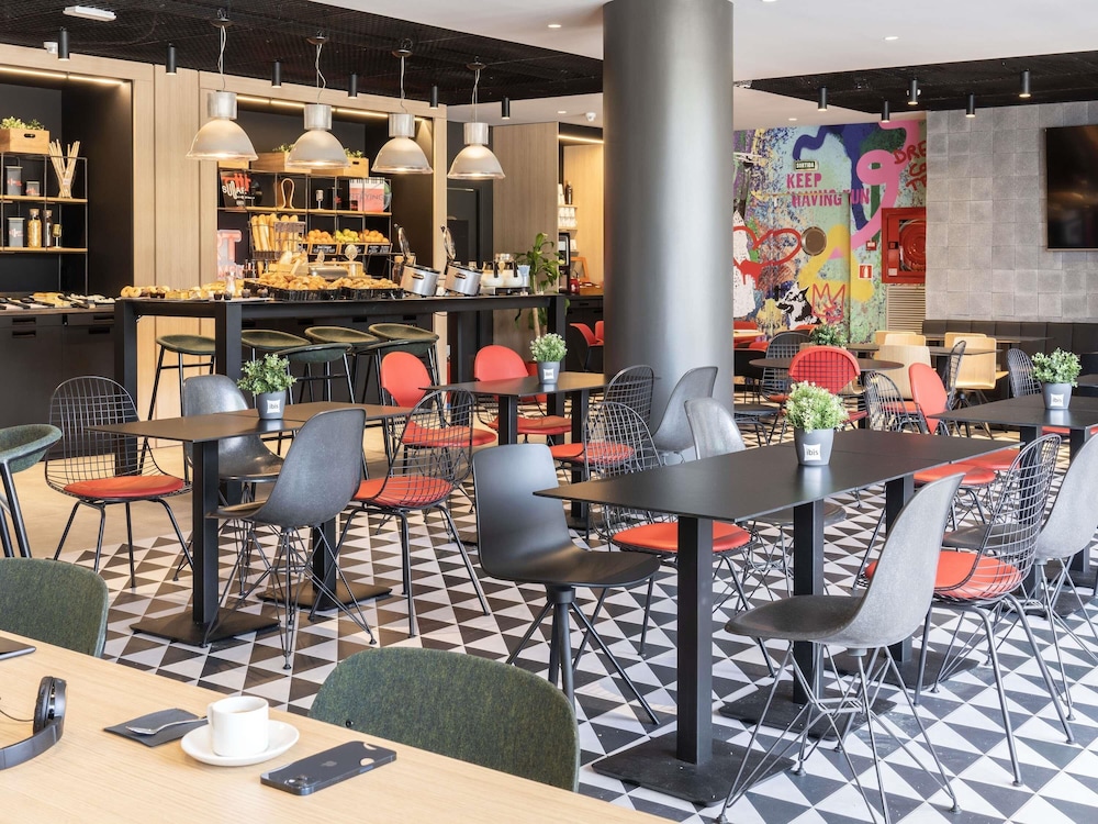 IBIS BARCELONA AEROPUERTO VILADECANS 44/62