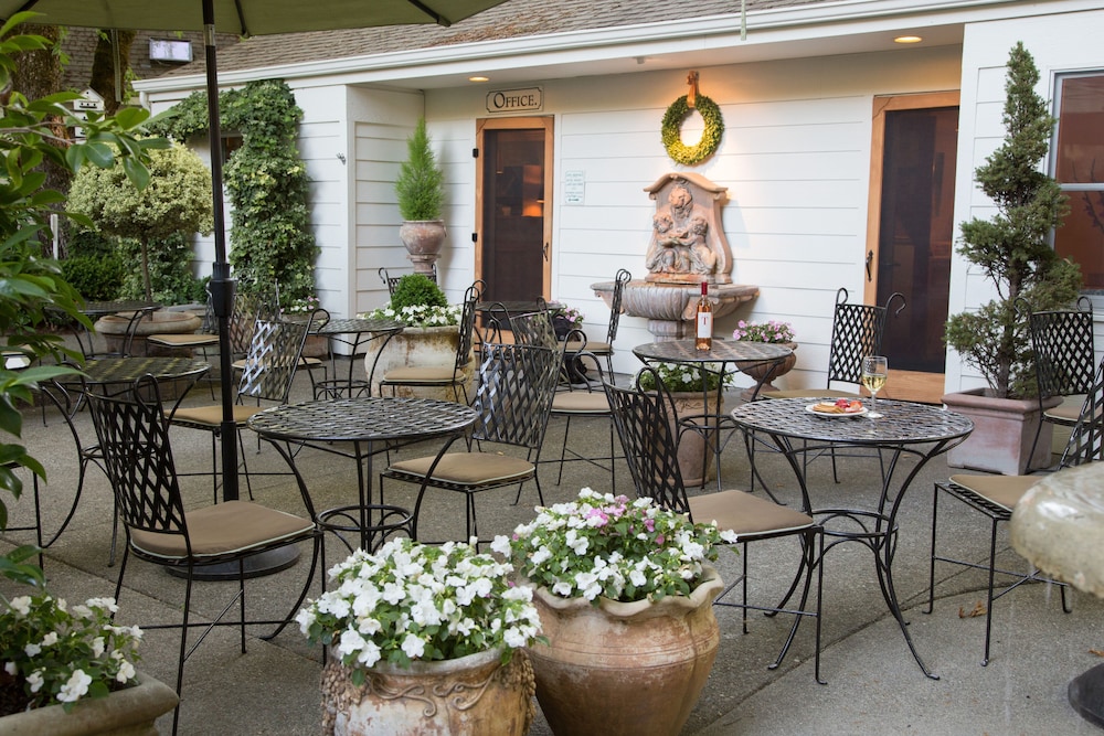 Cottage Grove Inn 42/62