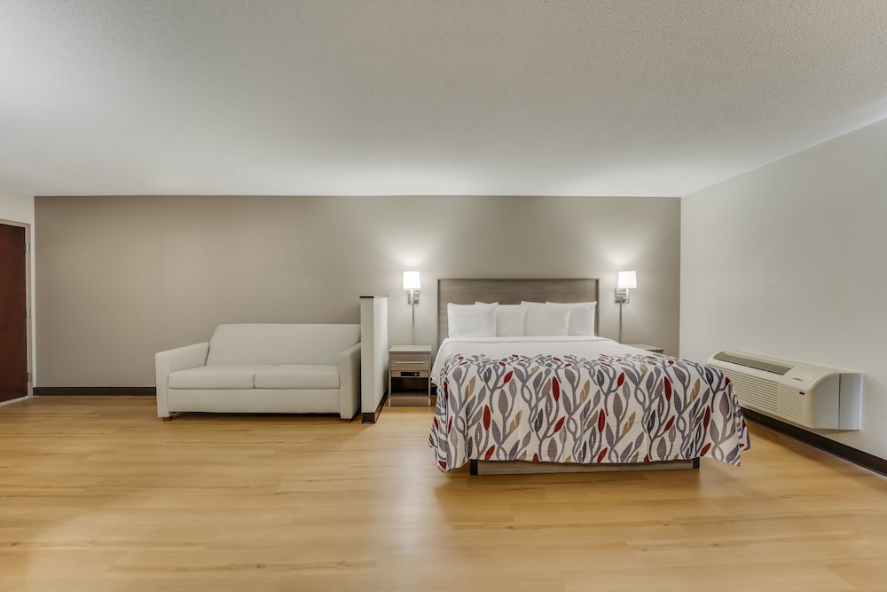 Red Roof Inn & Suites Newport – Middletown, RI 21/44