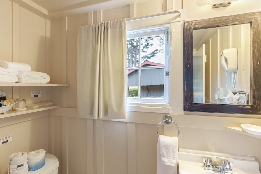 Carmel River Inn 61/62