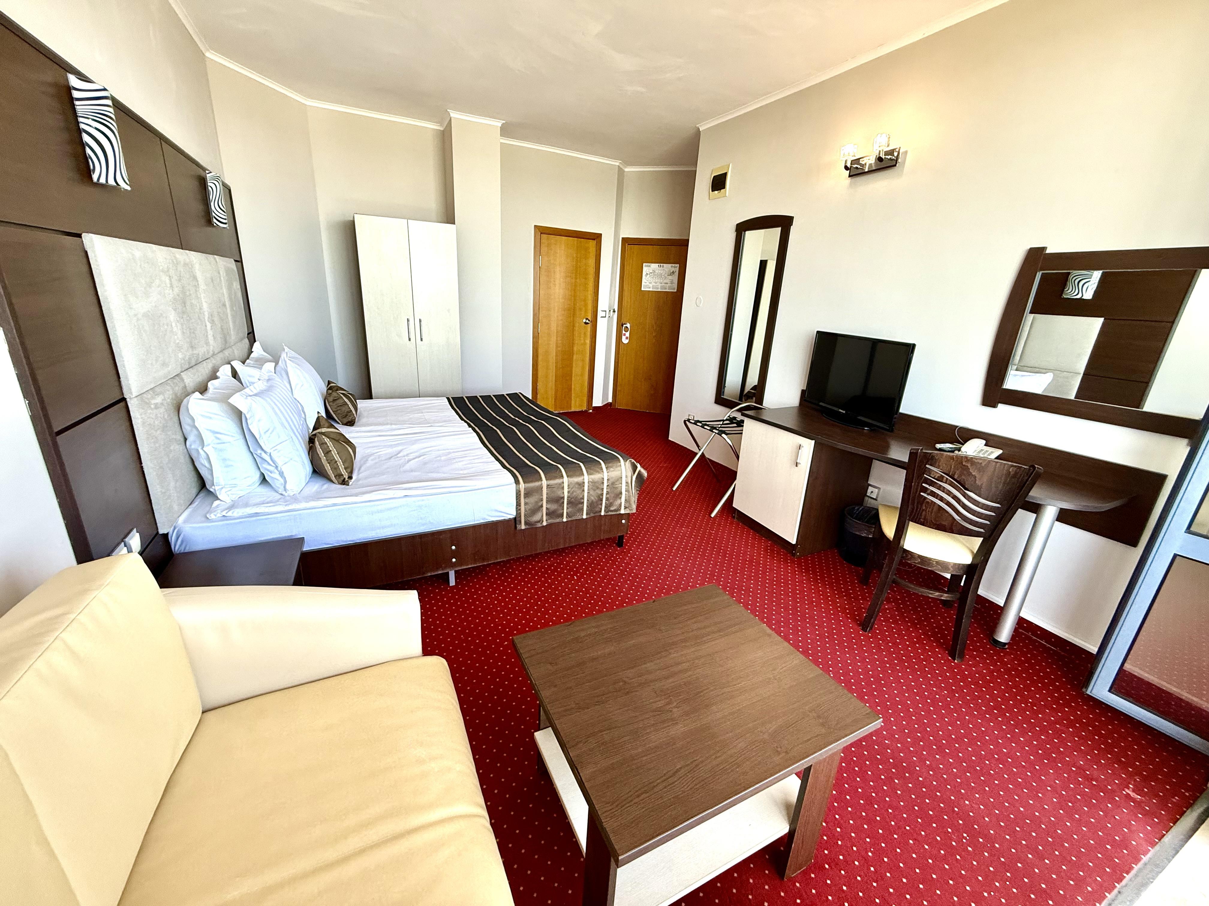 Economy, No Balcony