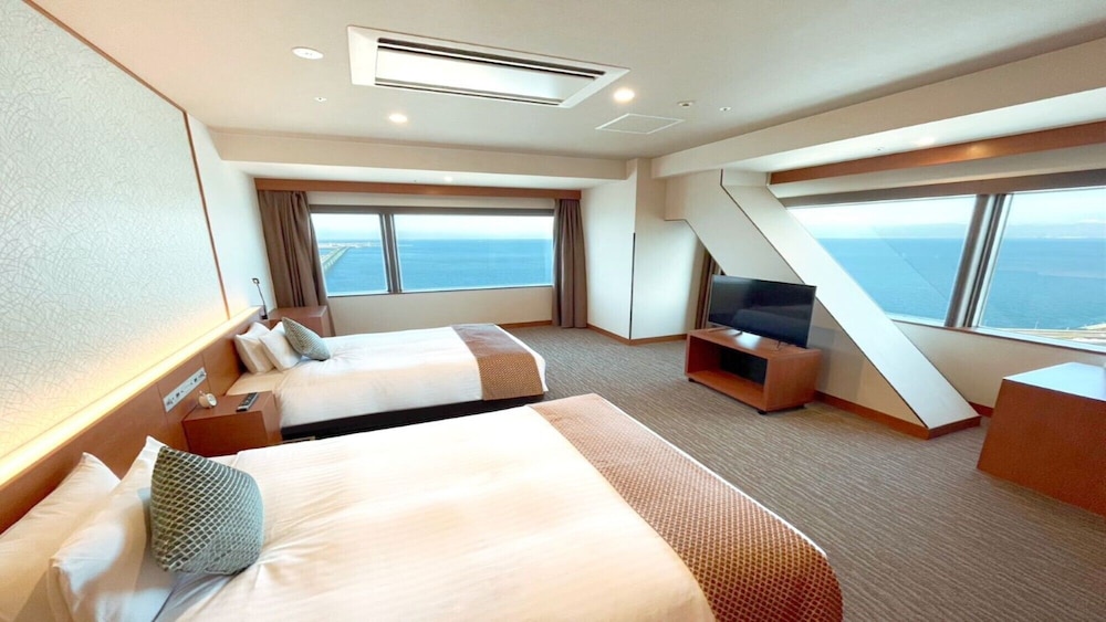 Deluxe, Triple, 2 Double Beds, Bay View, Sofa, Corner