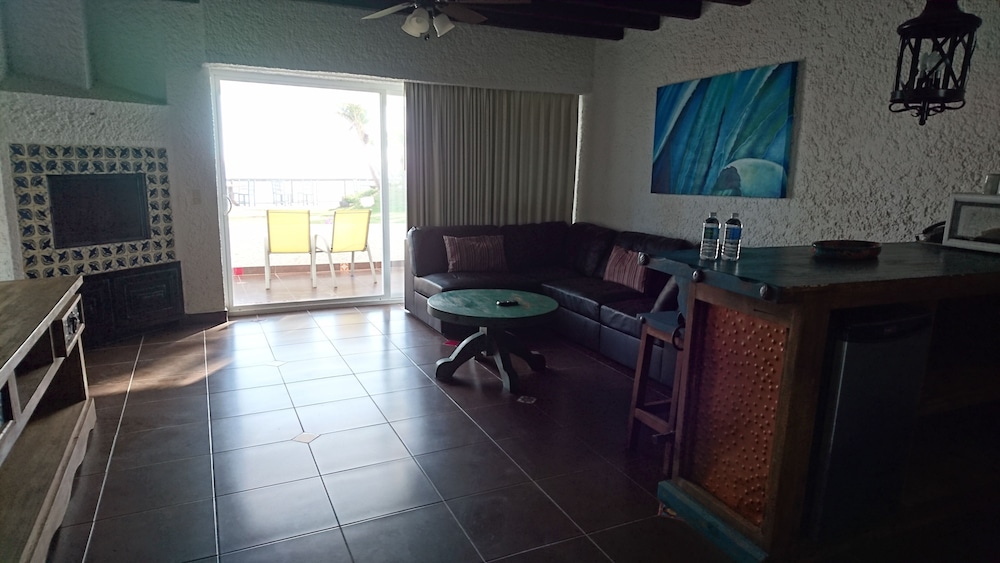 Las Rocas Resort Spa 24/50