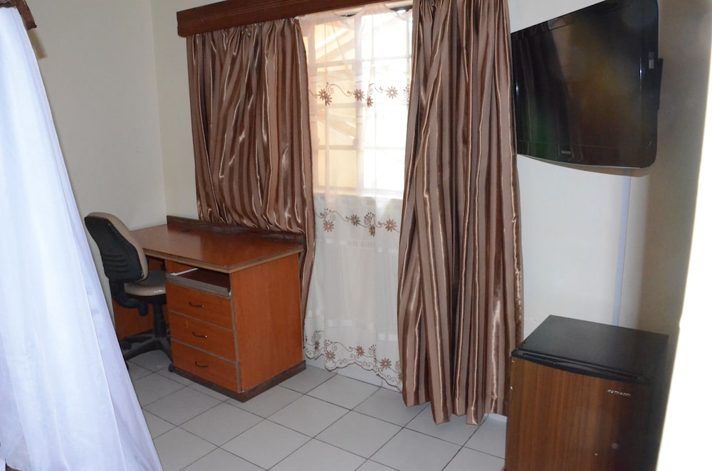 Tents Hotel 18/32