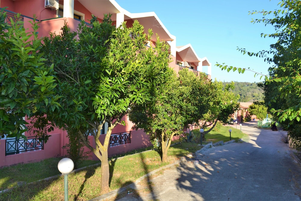 Polyxeni Aparthotel 14/19