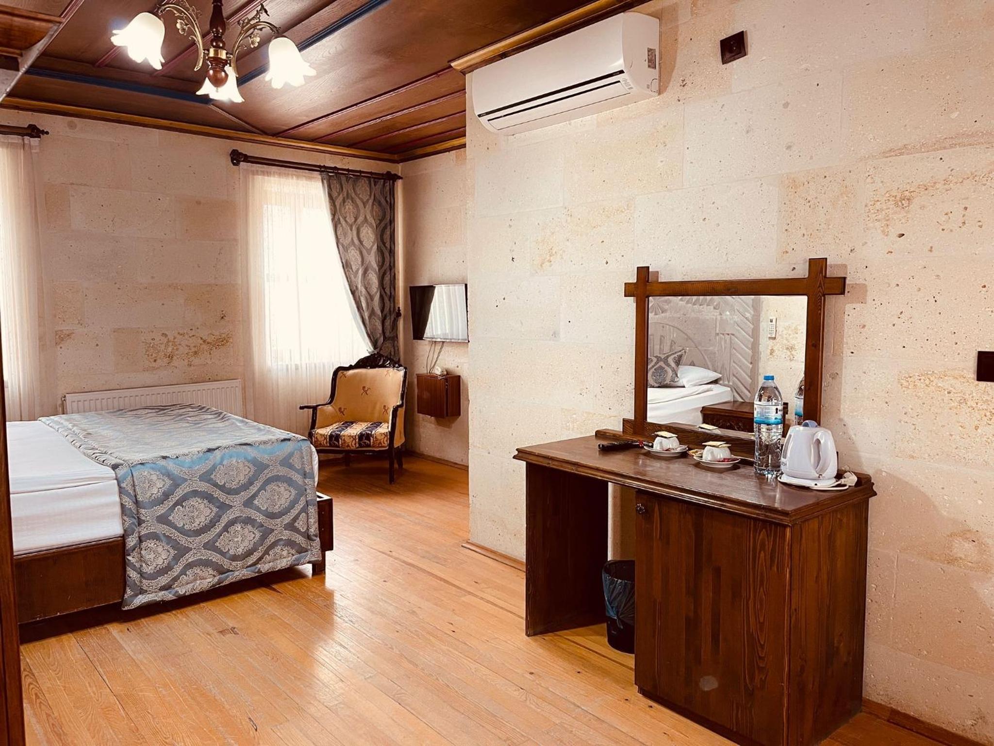 غرفة بسرير مزدوج بشرفة، Empire Cave Hotel 5/7