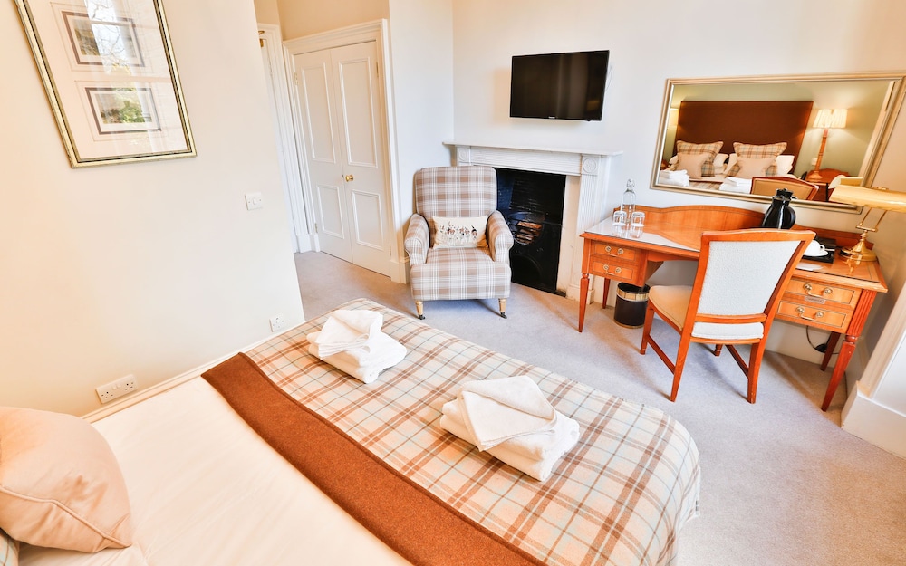 Carberry Tower Mansion House and Estate 8/50