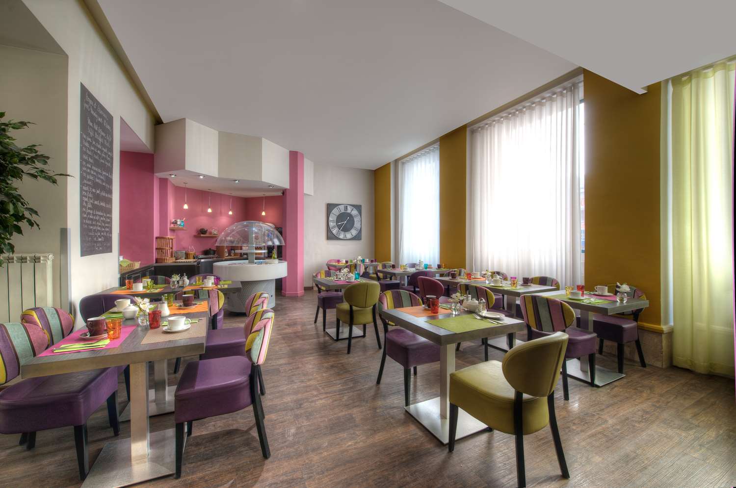 restaurant cafeteria