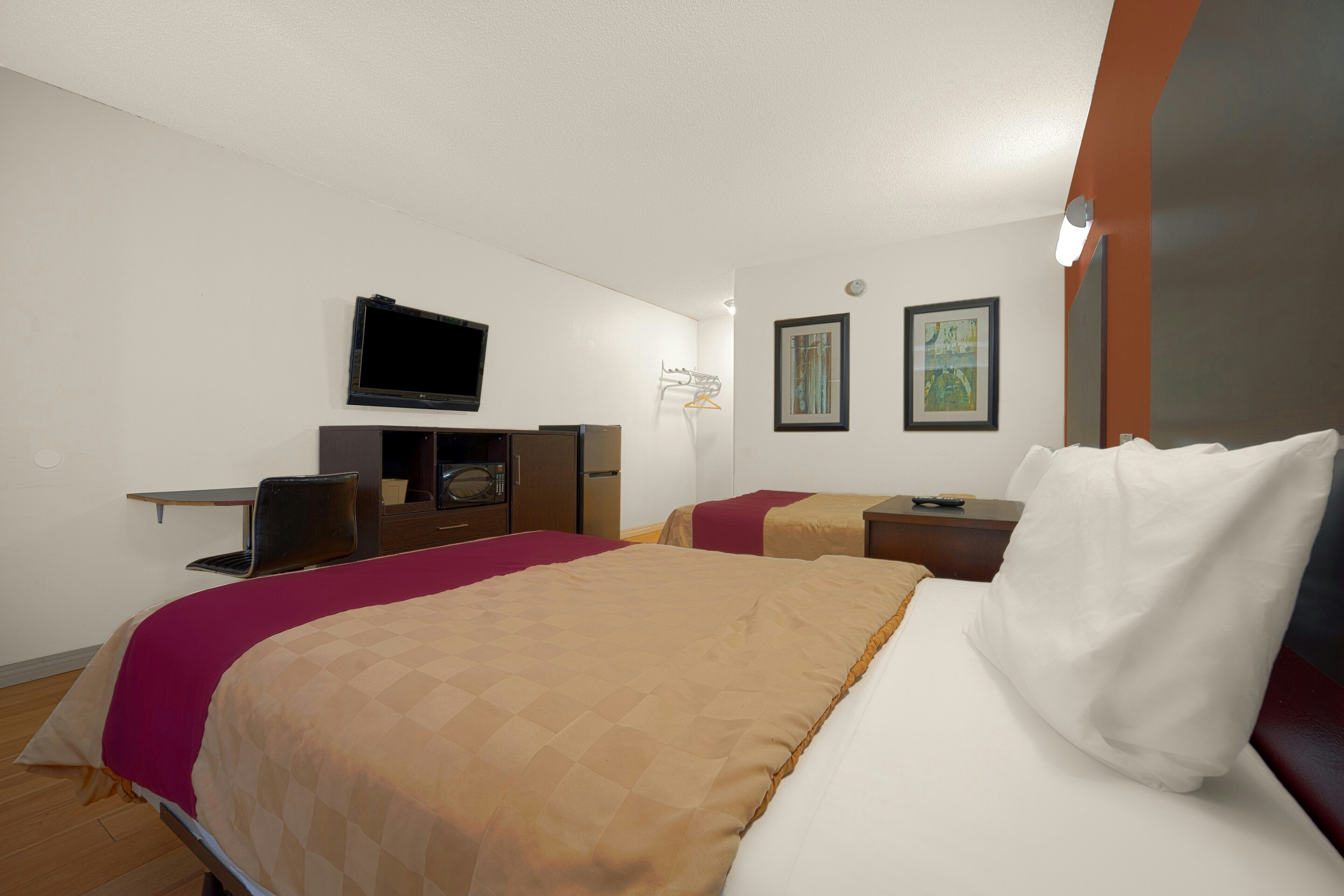 2 Full Beds Non-Smoking