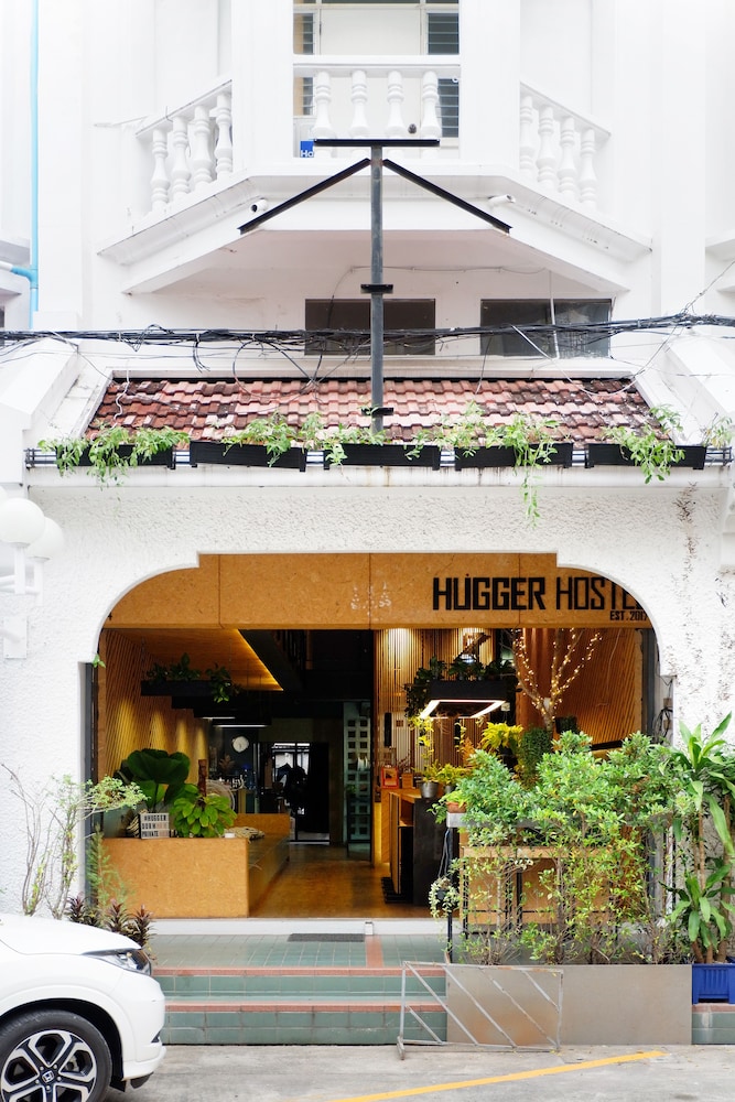 Hugger Hostel 1/58