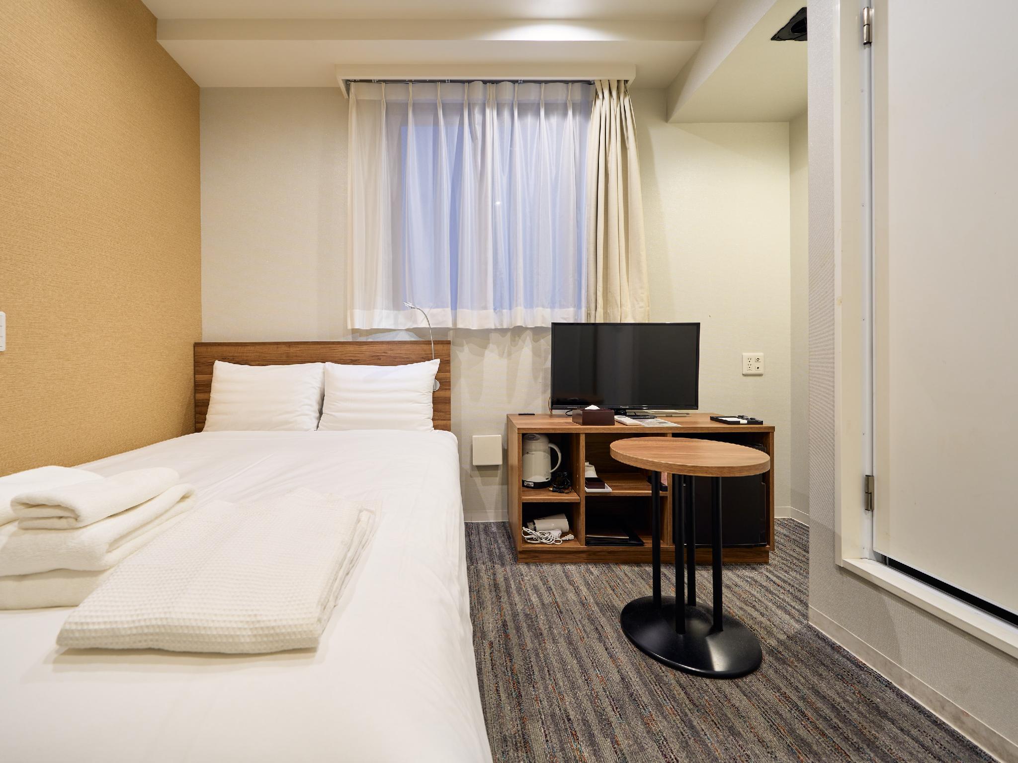 Semi Room, Double Bed