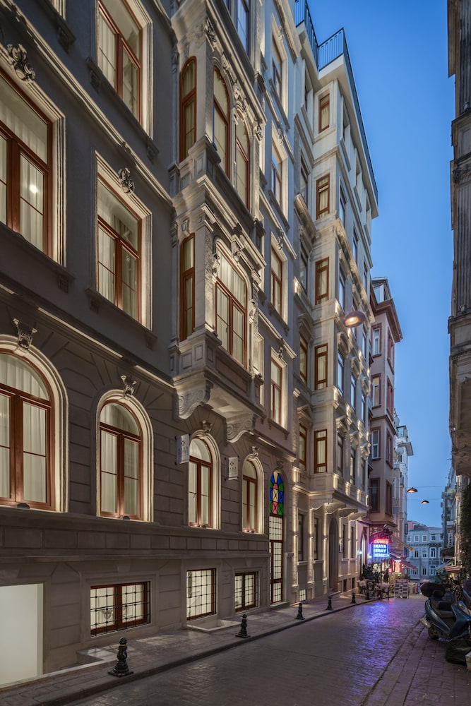Akka Suites Taksim Hotel 46/50