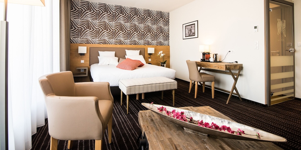 Brit Hotel Lodge 14/50
