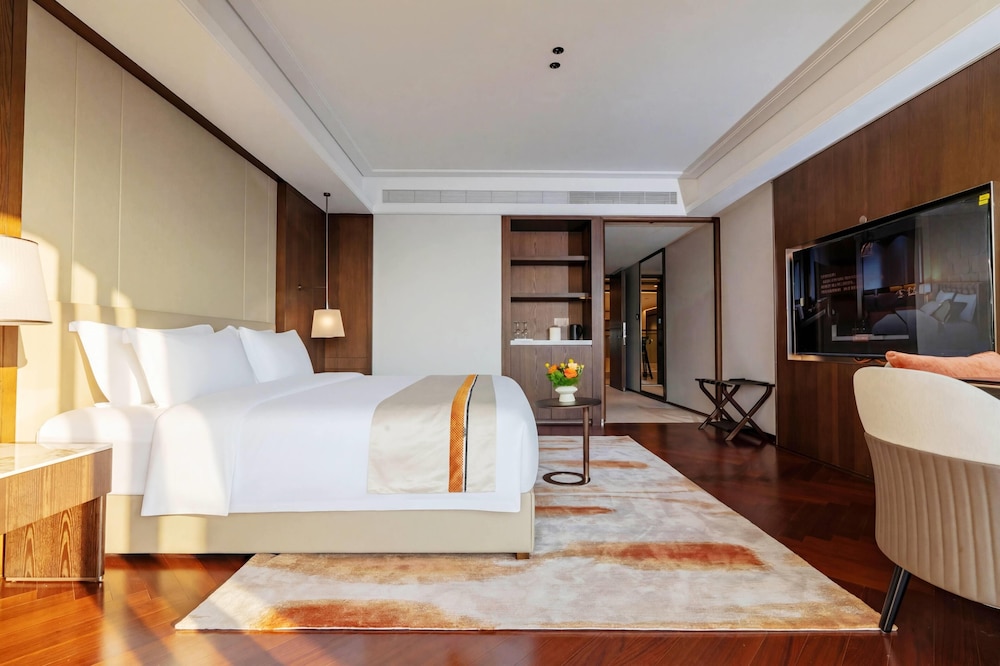 Howard Johnson By Wyndham Phnom Penh Tk 19/57